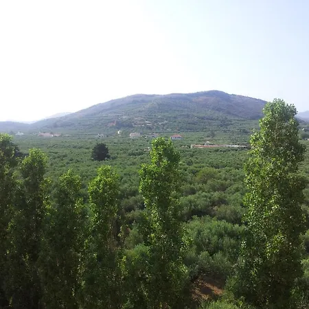 Eleftheria Hotell 3*